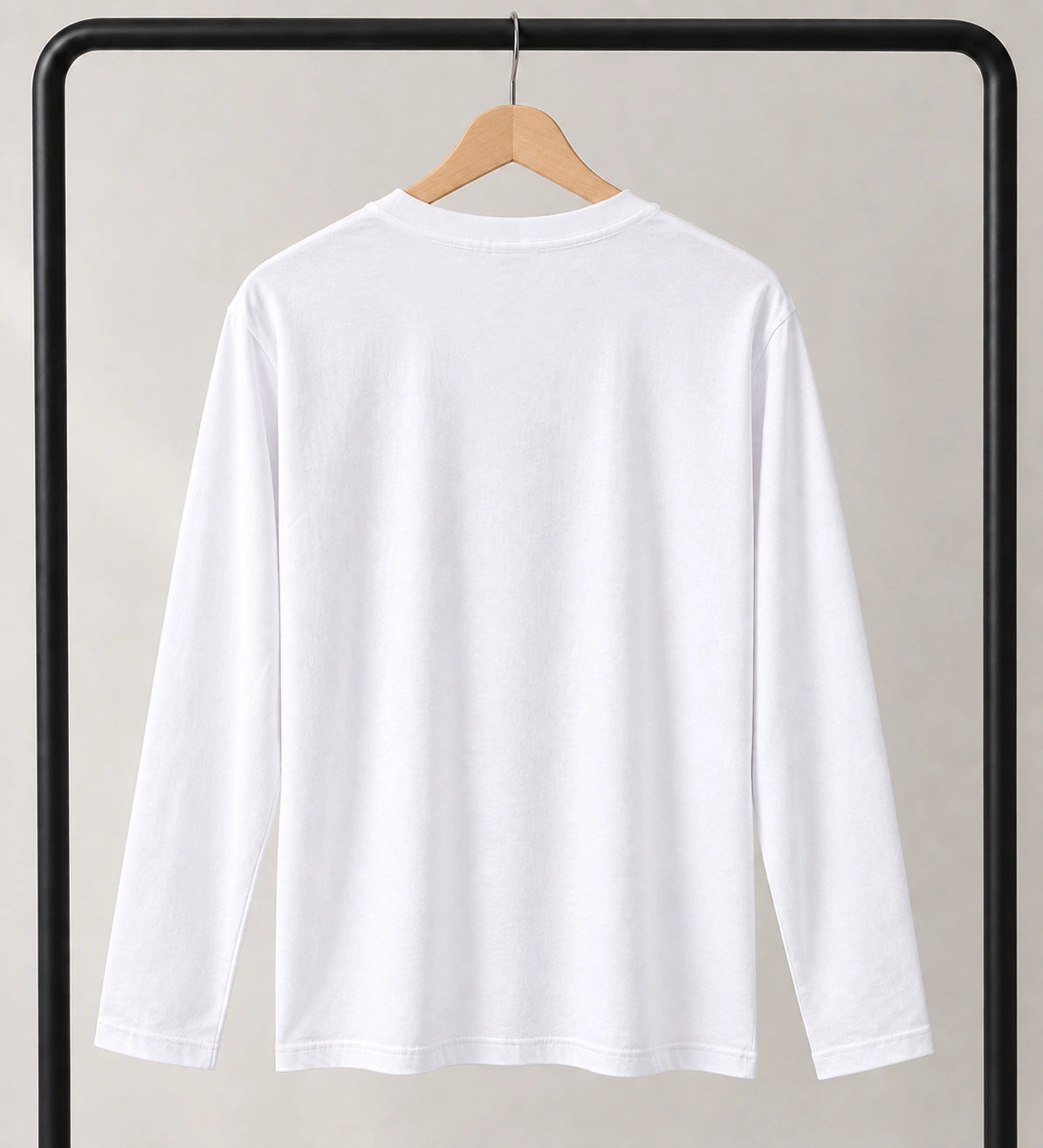 T-shirt blanc essentiel à manches longues