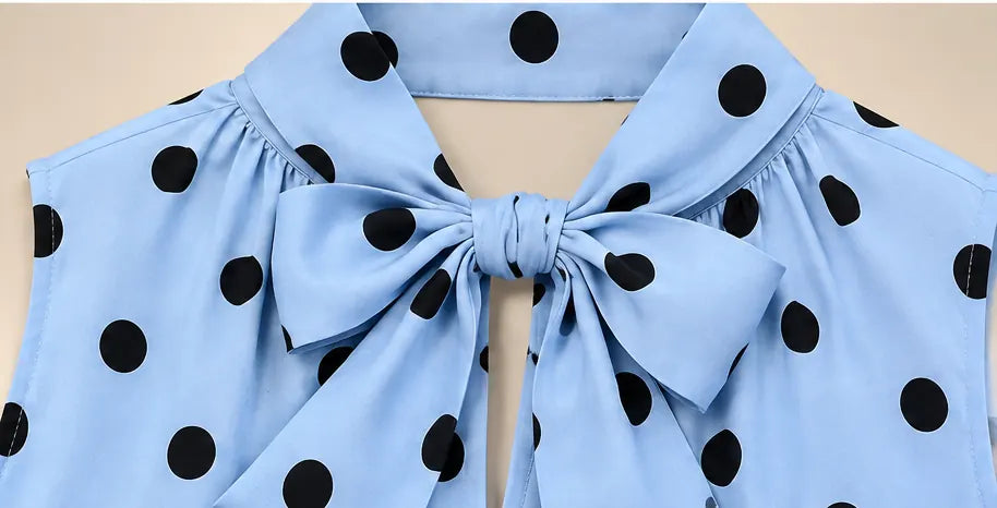 Blaue gepunktete ärmellose Bluse, Einheitsgröße