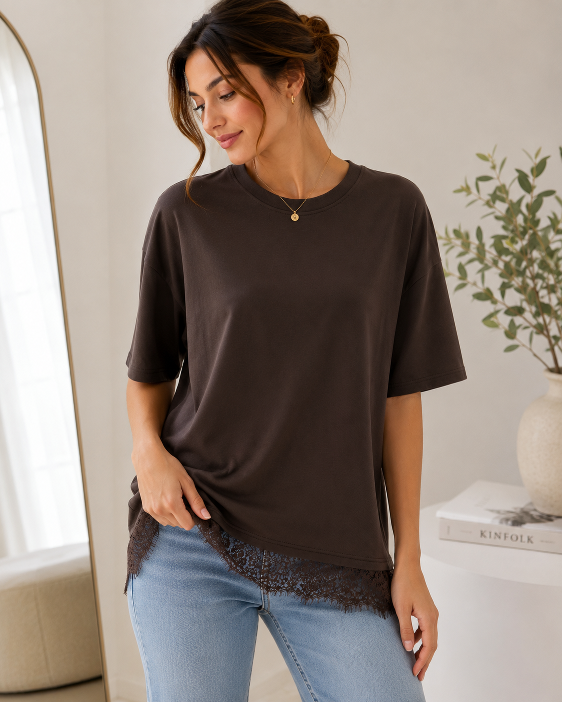 T-shirt ample à ourlet en dentelle pour femme – Marron chocolat