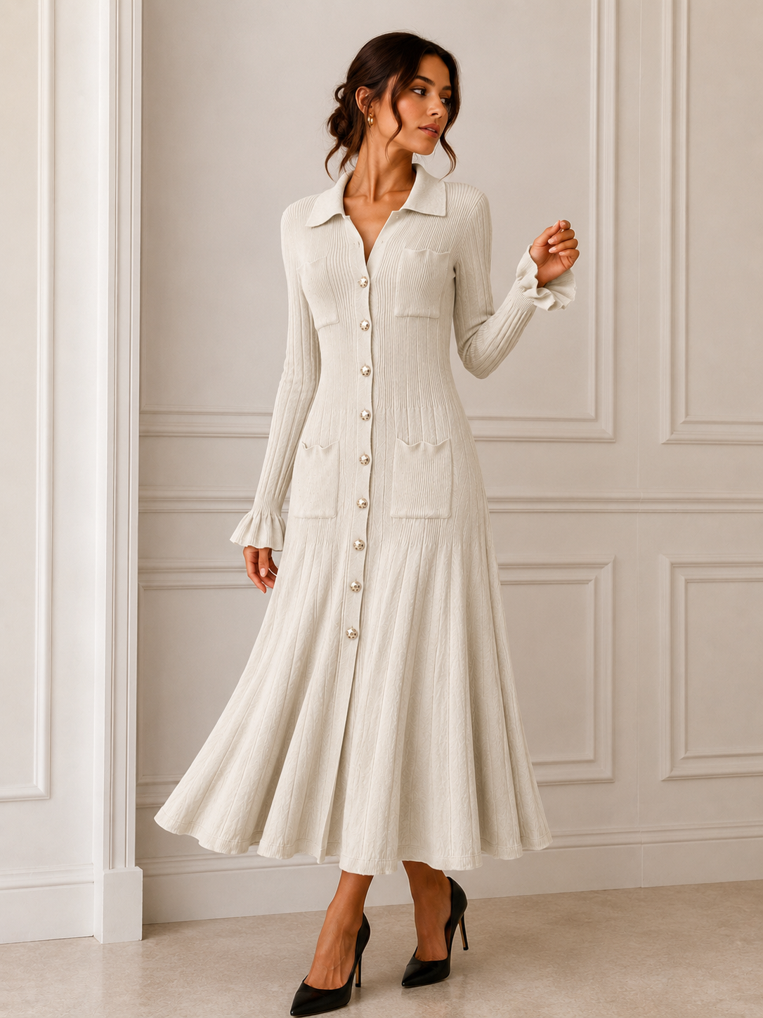 Beiges geripptes Strickhemdkleid